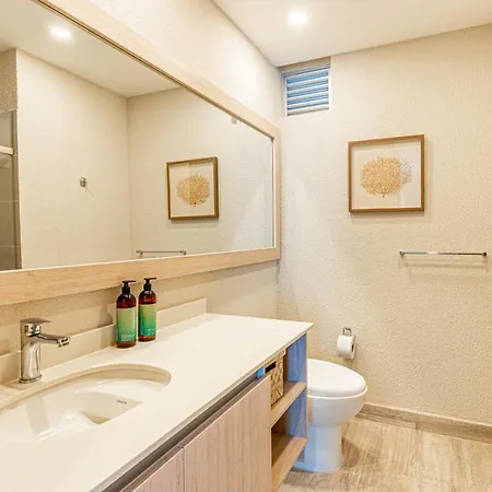 Dominique Cartagena, Beautiful 2 Bedroom With Private Jacuzzi Apartamento *
