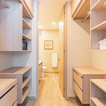 Dominique Cartagena, Beautiful 2 Bedroom With Private Jacuzzi